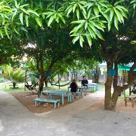 Fat Monkey Hostel Coron Extérieur photo