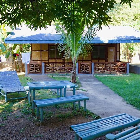 Fat Monkey Hostel Coron Extérieur photo