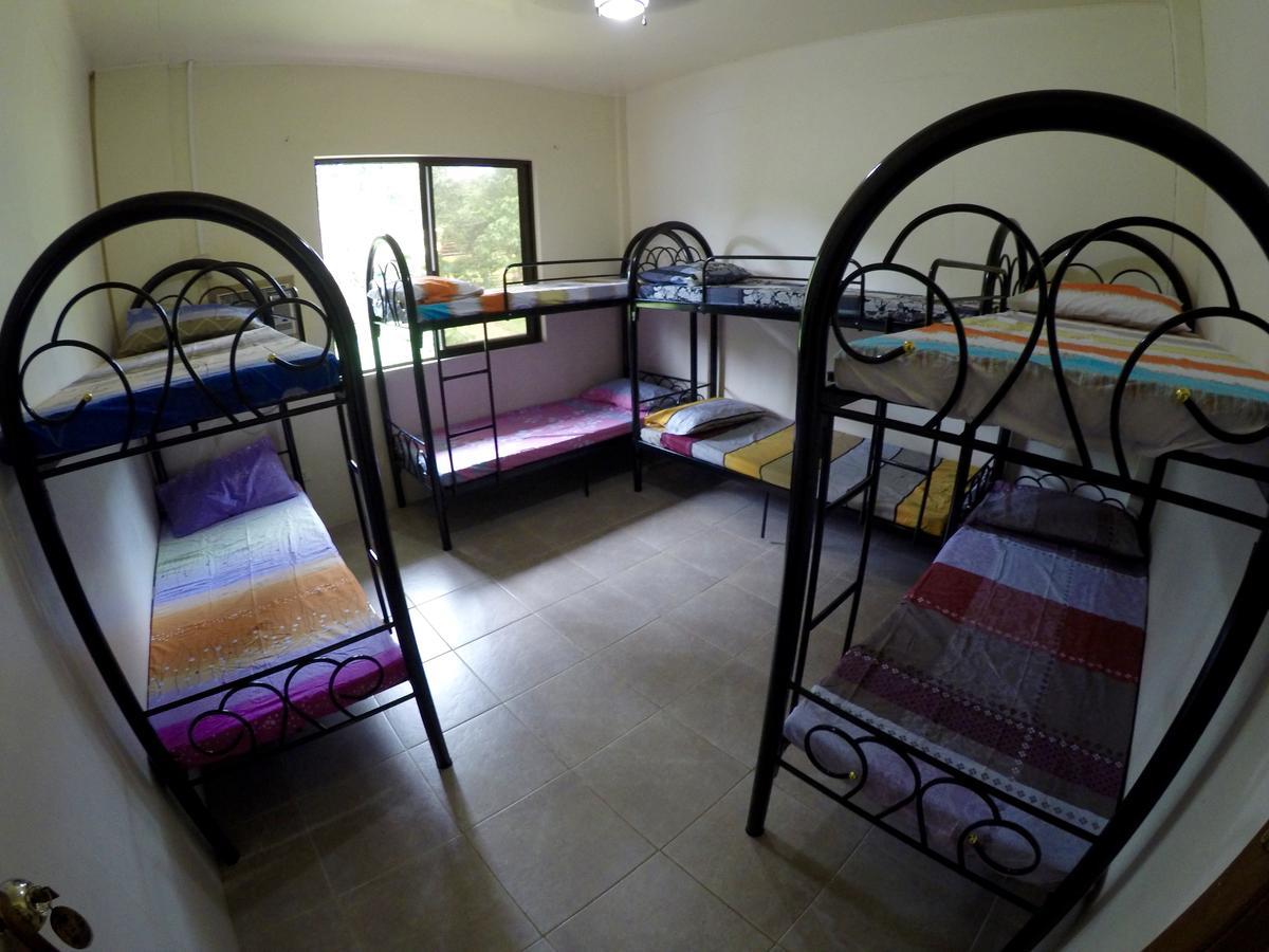 Fat Monkey Hostel Coron Extérieur photo