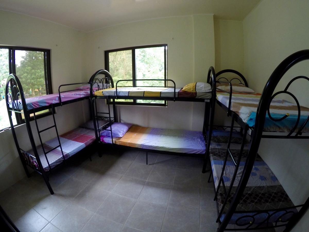 Fat Monkey Hostel Coron Extérieur photo