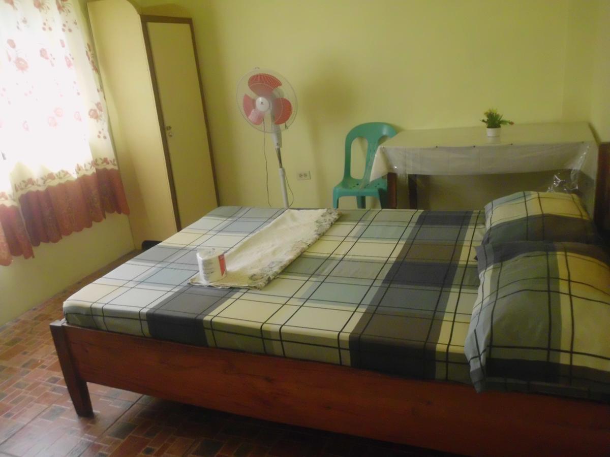 Fat Monkey Hostel Coron Extérieur photo