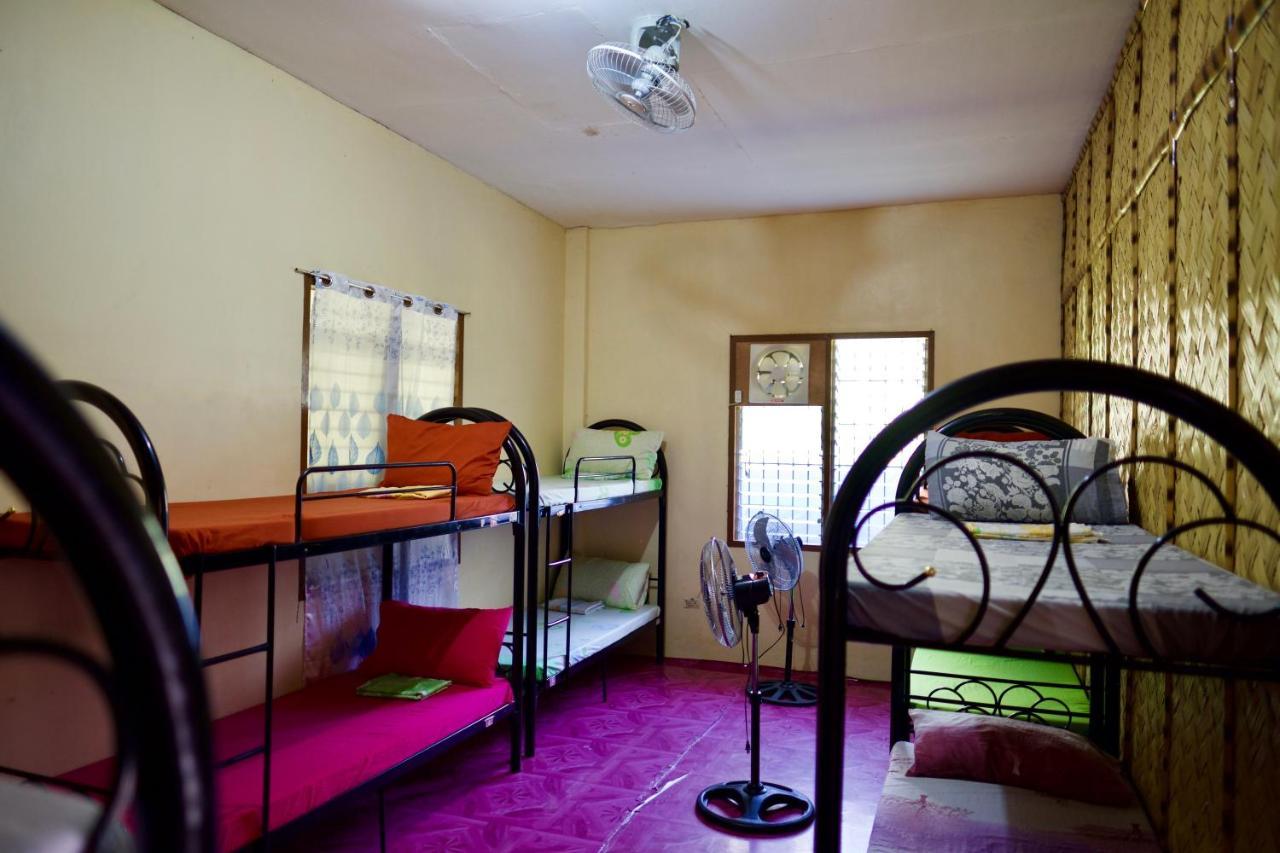 Fat Monkey Hostel Coron Extérieur photo