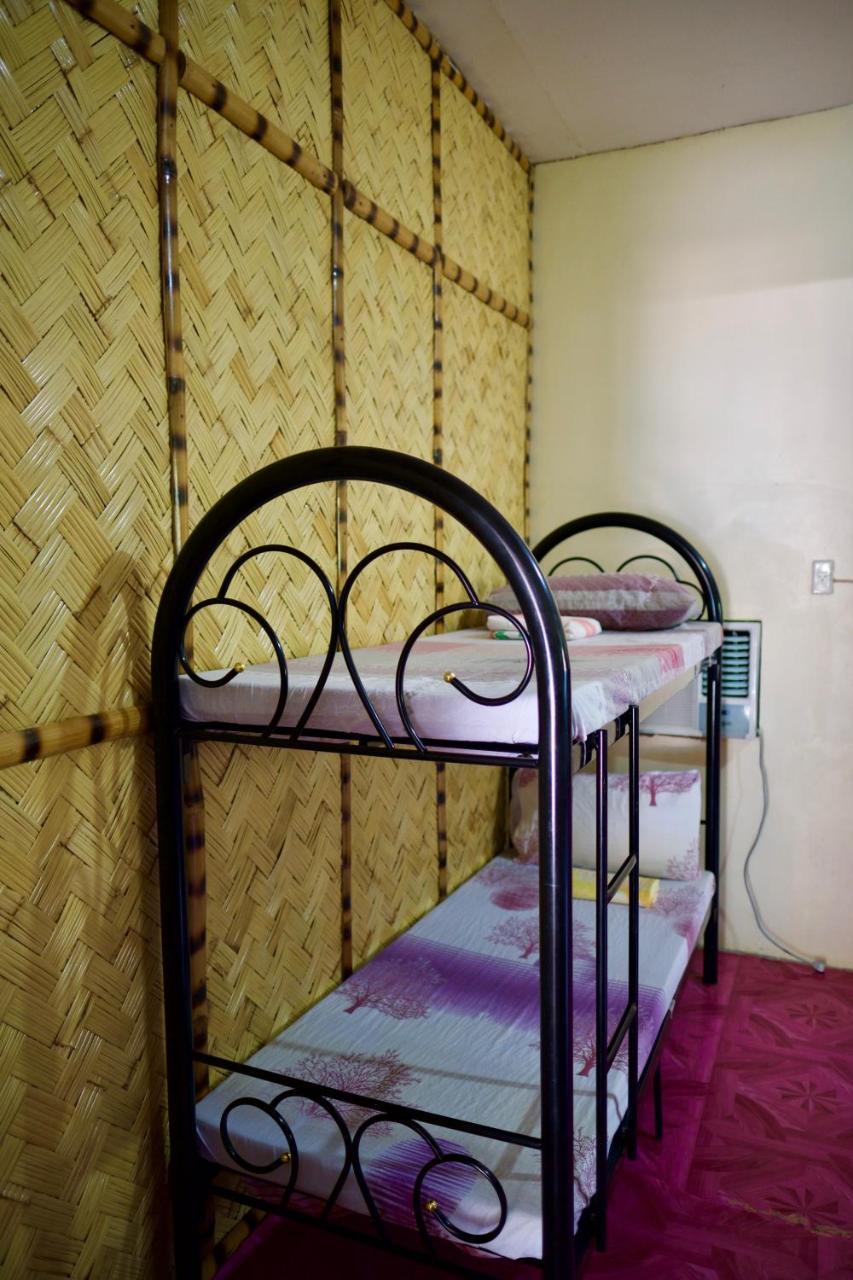 Fat Monkey Hostel Coron Extérieur photo