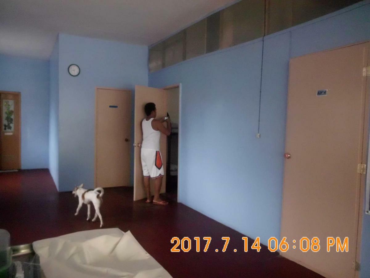 Fat Monkey Hostel Coron Extérieur photo