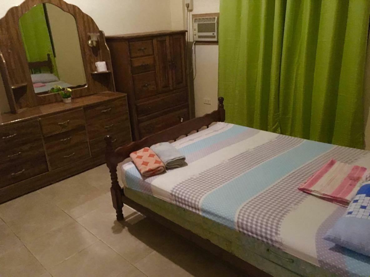 Fat Monkey Hostel Coron Extérieur photo